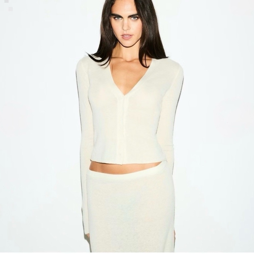 SKIMS featherweight cashmere button down new with tags $198 egret